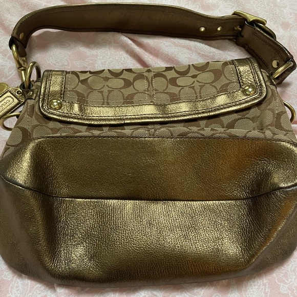 Gold/multi colored satin lining.COACH shoulder bag.. great condition. - Picture 2 of 6